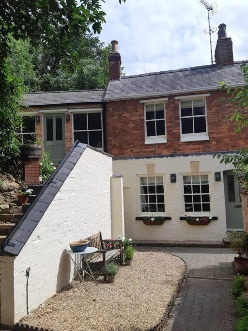 Beautiful Georgian Cottage Within A Private Walled Garden Oakham Exterior photo