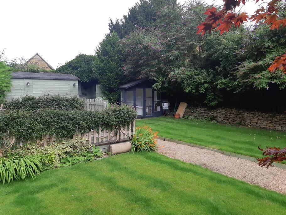 Beautiful Georgian Cottage Within A Private Walled Garden Oakham Exterior photo
