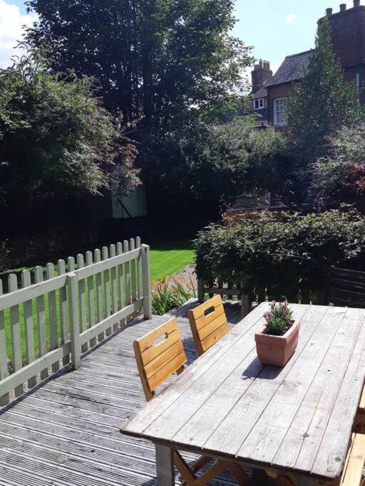 Beautiful Georgian Cottage Within A Private Walled Garden Oakham Exterior photo